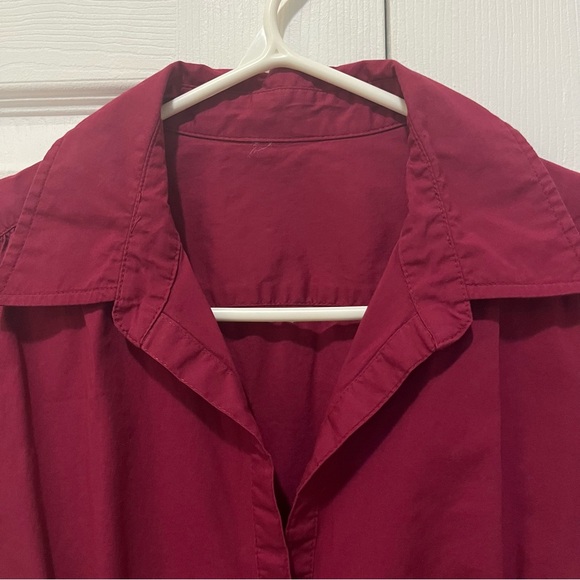 Red / Burgundy Collared Office Cap-Sleeved Blouse with Buttons Y2K Corporate - Picture 4 of 6